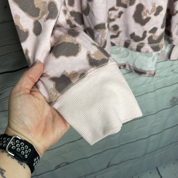 New Directions Pink Camo Design HILo Long Sleeve Sweatshirt Sz XL! - Picture 3 of 8